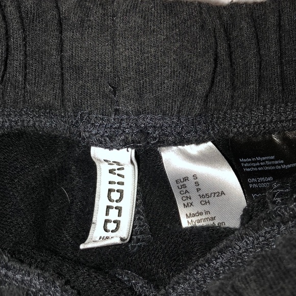 🌻H&M shorts bundle - Picture 3 of 8